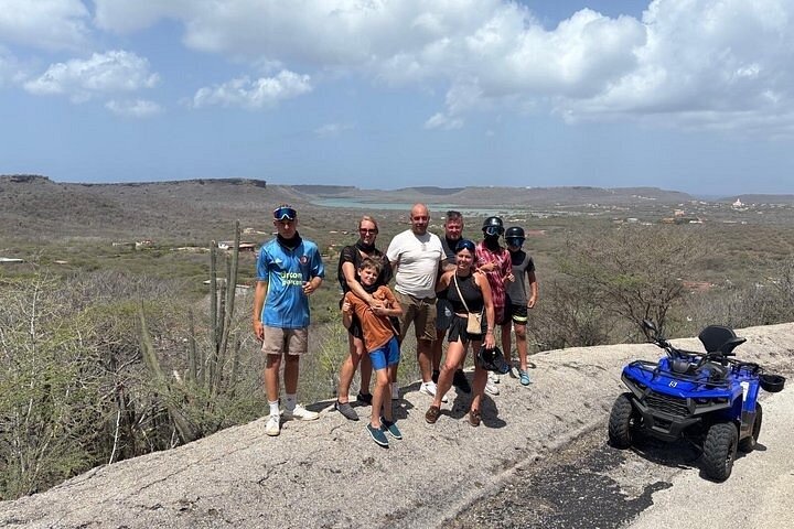 Groupe en excursion quad à Banda Abou, Curaçao